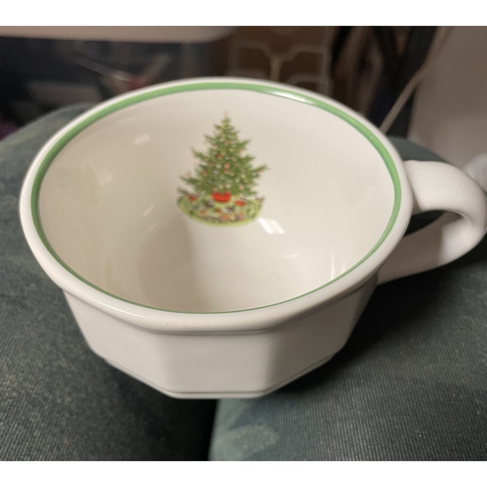 Pfaltzgraff Heritage White Holiday Christmas Tree Train Coffee Tea Cup 10oz 2004